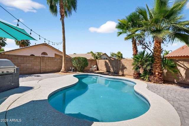 2208 S PEPPERTREE Court, Gilbert, AZ 85295