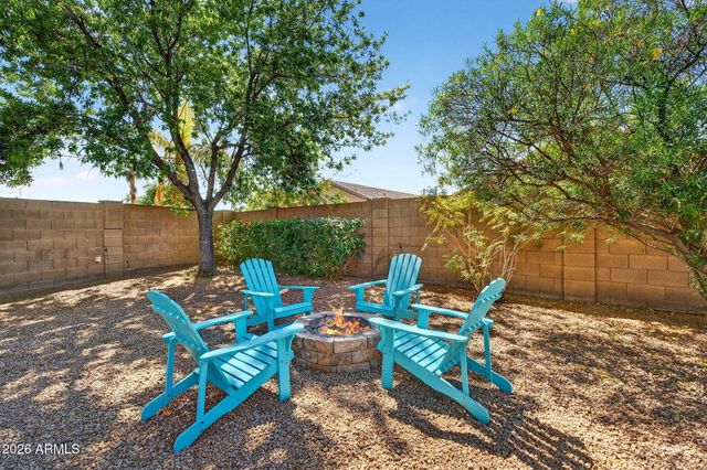 2208 S PEPPERTREE Court, Gilbert, AZ 85295