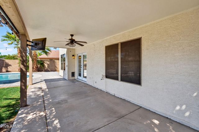 2208 S PEPPERTREE Court, Gilbert, AZ 85295