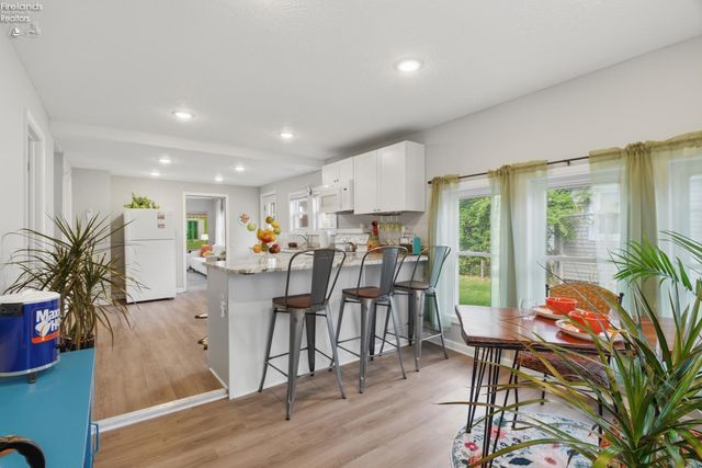 156 Beaver Court, Amherst, OH 44001