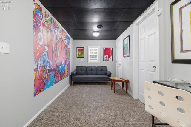 156 Beaver Court, Amherst, OH 44001