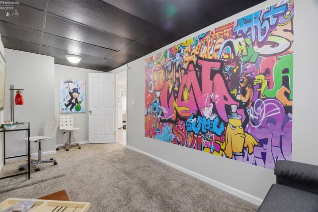 156 Beaver Court, Amherst, OH 44001