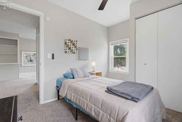 156 Beaver Court, Amherst, OH 44001