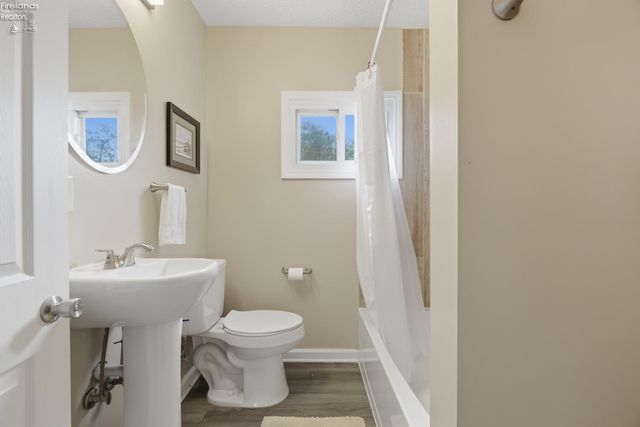 156 Beaver Court, Amherst, OH 44001