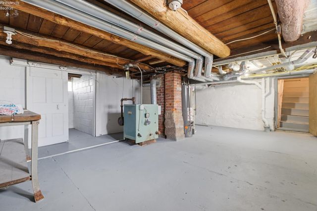 156 Beaver Court, Amherst, OH 44001