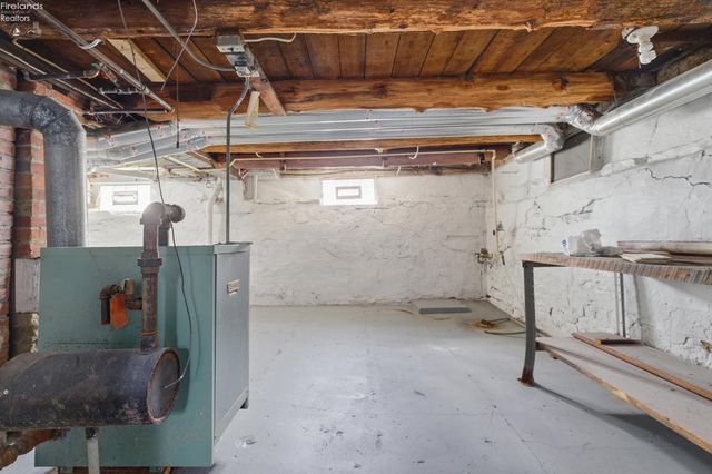 156 Beaver Court, Amherst, OH 44001