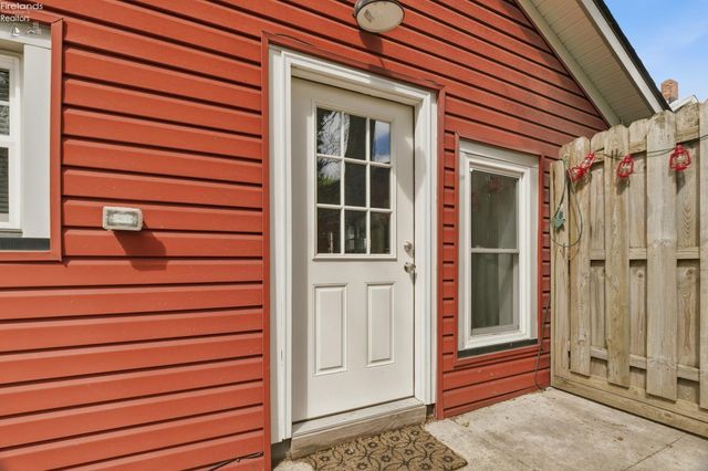 156 Beaver Court, Amherst, OH 44001