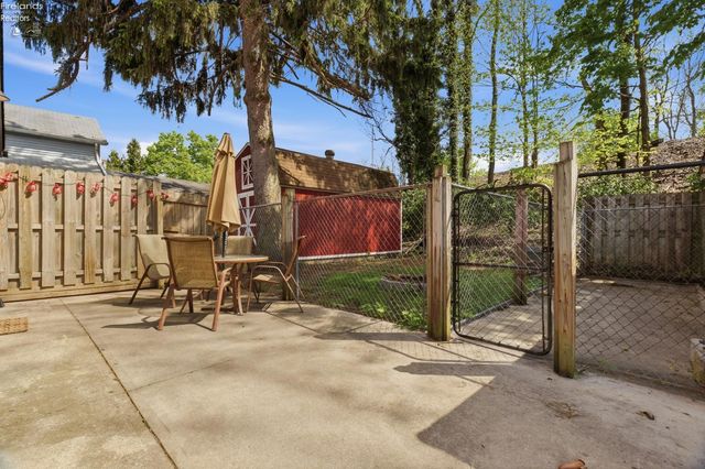 156 Beaver Court, Amherst, OH 44001