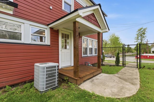 156 Beaver Court, Amherst, OH 44001
