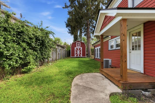 156 Beaver Court, Amherst, OH 44001