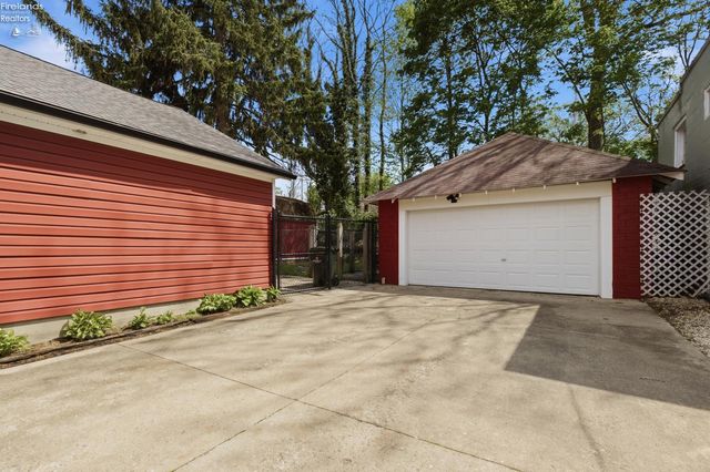156 Beaver Court, Amherst, OH 44001