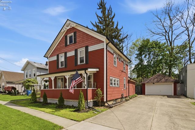156 Beaver Court, Amherst, OH 44001