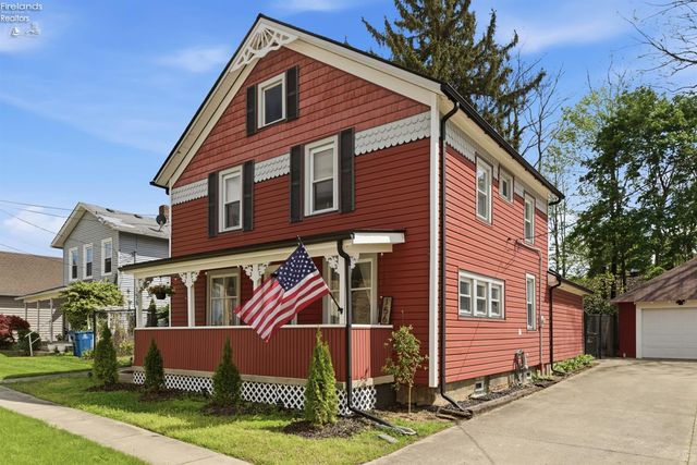 156 Beaver Court, Amherst, OH 44001