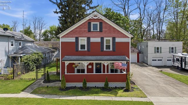 156 Beaver Court, Amherst, OH 44001