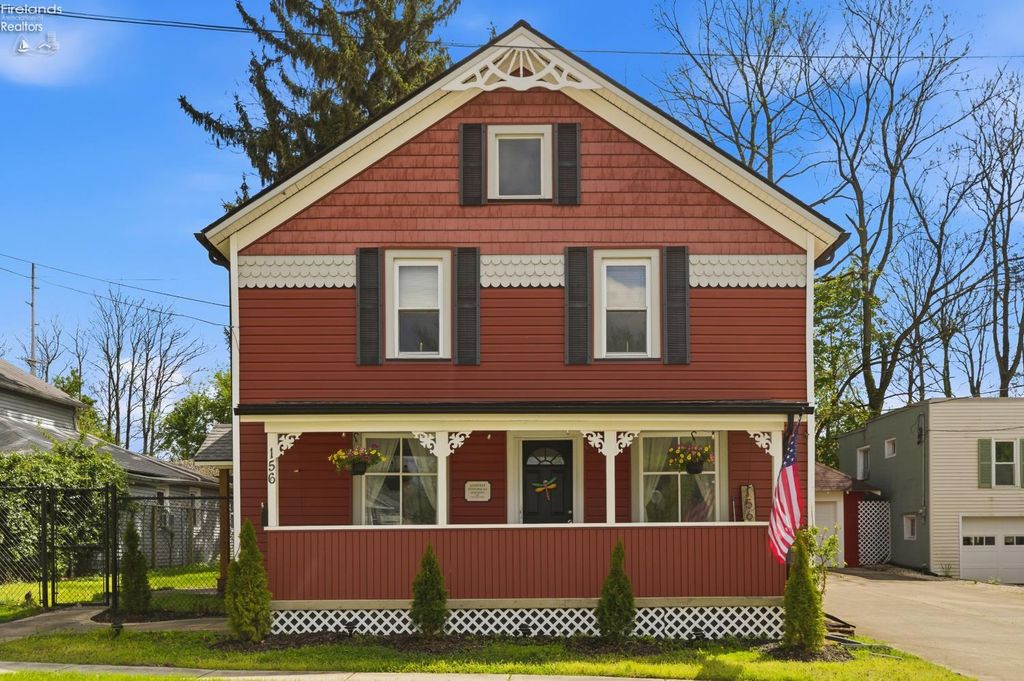 156 Beaver Court, Amherst, OH 44001