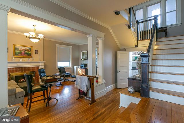 825 WINCHESTER AVE, Martinsburg, WV 25401