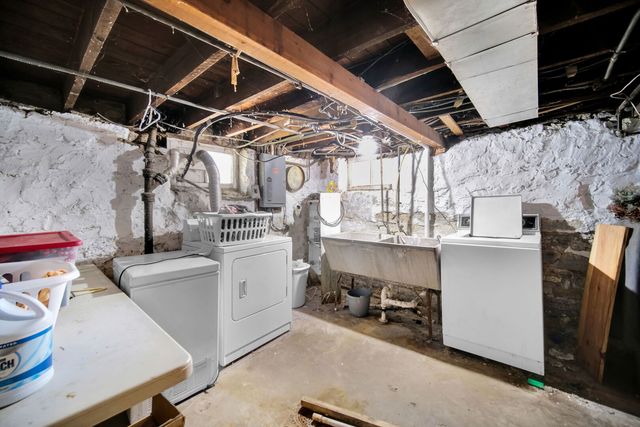 207 Sophia Street, West Chicago, IL 60185