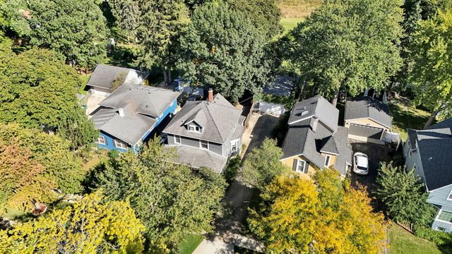 207 Sophia Street, West Chicago, IL 60185