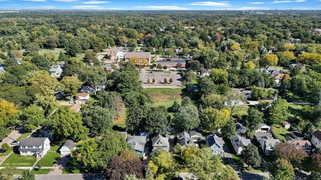 207 Sophia Street, West Chicago, IL 60185