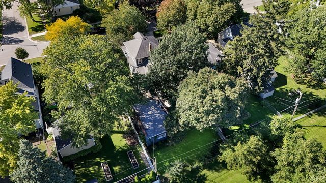 207 Sophia Street, West Chicago, IL 60185