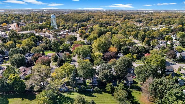 207 Sophia Street, West Chicago, IL 60185