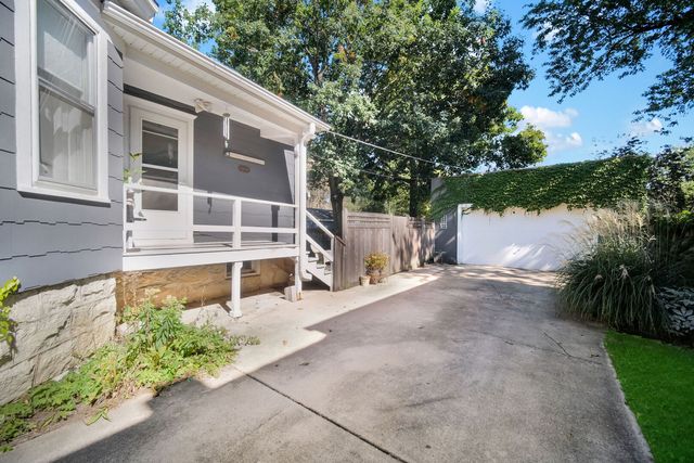 207 Sophia Street, West Chicago, IL 60185