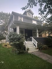 207 Sophia Street, West Chicago, IL 60185