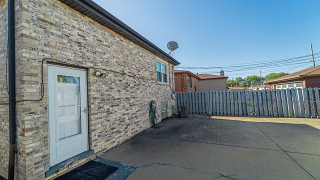 11548 S Avenue G, Chicago, IL 60617