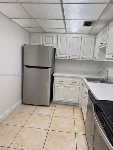 1470 NE 125th Terrace 205, North Miami, FL 33161