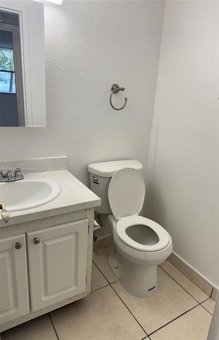 1470 NE 125th Terrace 205, North Miami, FL 33161