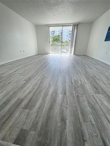 1470 NE 125th Terrace 205, North Miami, FL 33161