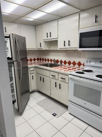 1470 NE 125th Terrace 205, North Miami, FL 33161