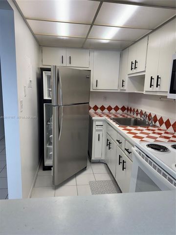 1470 NE 125th Terrace 205, North Miami, FL 33161