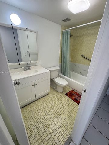 1470 NE 125th Terrace 205, North Miami, FL 33161