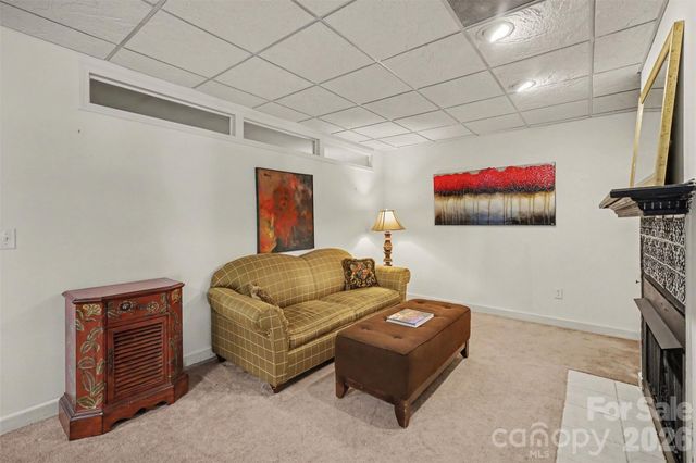 232 40th Avenue Drive NW, Hickory, NC 28601