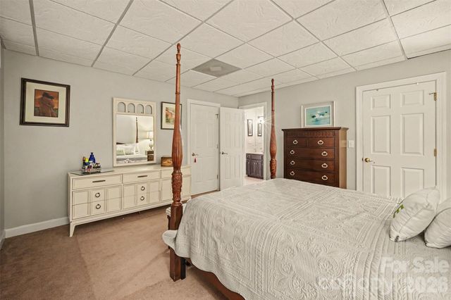 232 40th Avenue Drive NW, Hickory, NC 28601