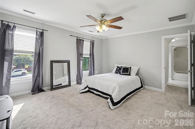 232 40th Avenue Drive NW, Hickory, NC 28601