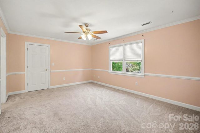 232 40th Avenue Drive NW, Hickory, NC 28601