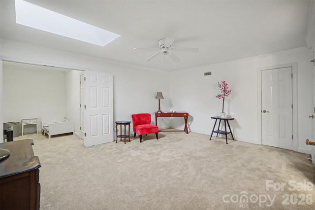 232 40th Avenue Drive NW, Hickory, NC 28601