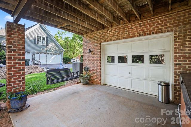 232 40th Avenue Drive NW, Hickory, NC 28601