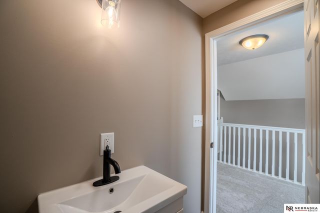 102 W Pine Street, Cedar Bluffs, NE 68015