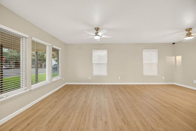 4801 Siskiyou Ave, Sacramento, CA 95820