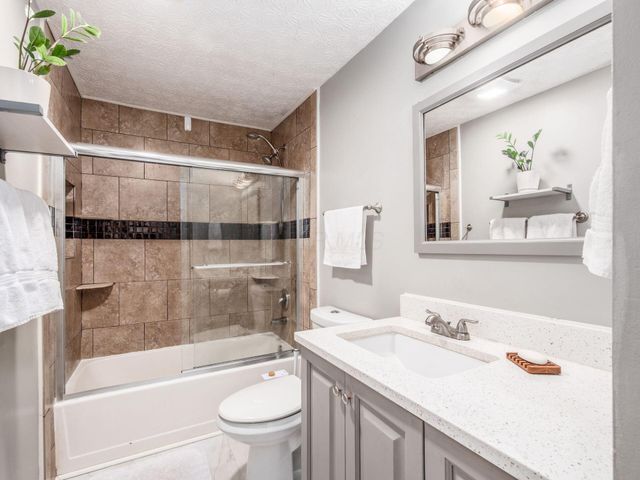 5376 Davidson Road, Hilliard, OH 43026