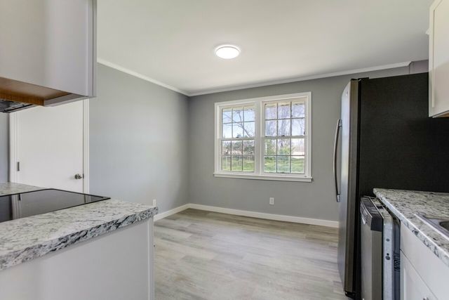 923 Rose Dr, Hopkinsville, KY 42240