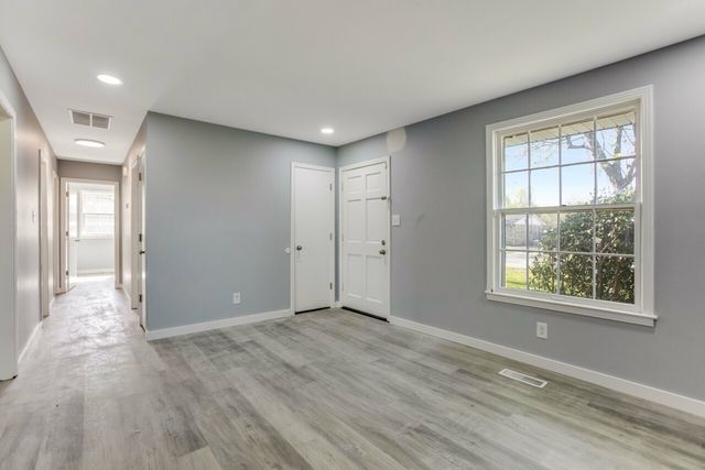 923 Rose Dr, Hopkinsville, KY 42240