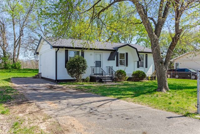 923 Rose Dr, Hopkinsville, KY 42240