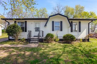 923 Rose Dr, Hopkinsville, KY 42240