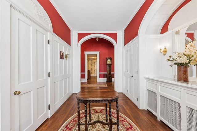 95 E Fountain Avenue, Glendale, OH 45246