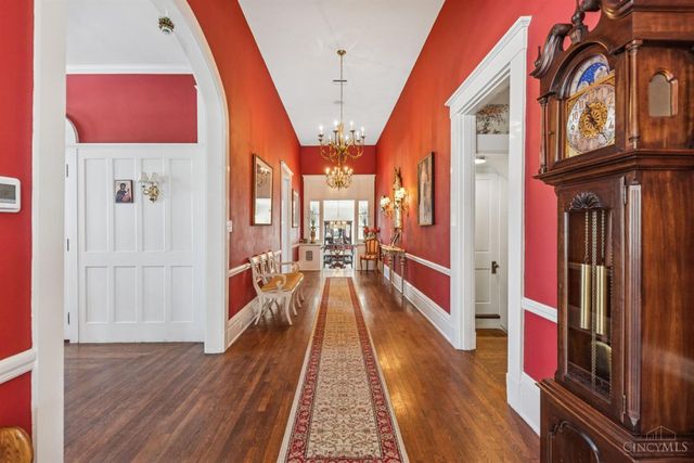 95 E Fountain Avenue, Glendale, OH 45246