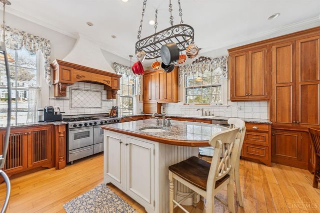 95 E Fountain Avenue, Glendale, OH 45246